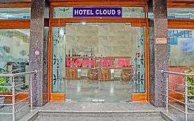 Oyo 88326 Hotel Cloud 9