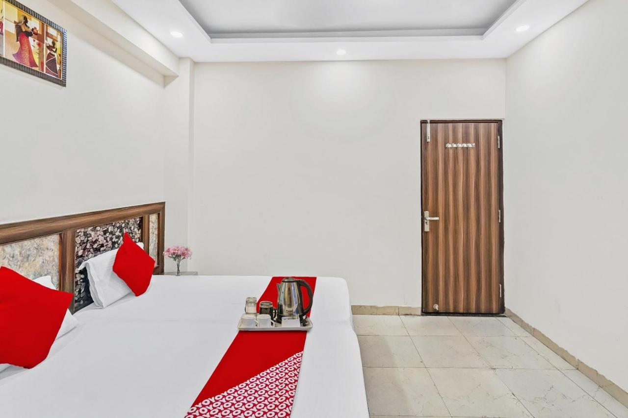 Oyo 88326 Hotel Cloud 9 New Delhi Exterior photo