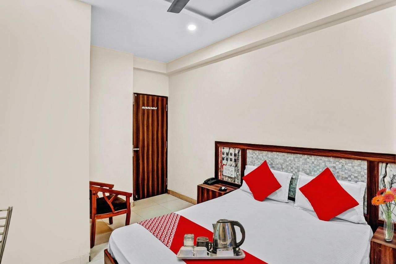 Oyo 88326 Hotel Cloud 9 New Delhi Exterior photo